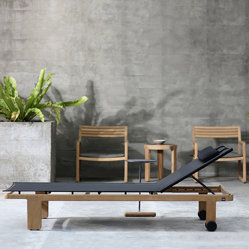 HACIENDA Sunbed Sling & DAISY C Table