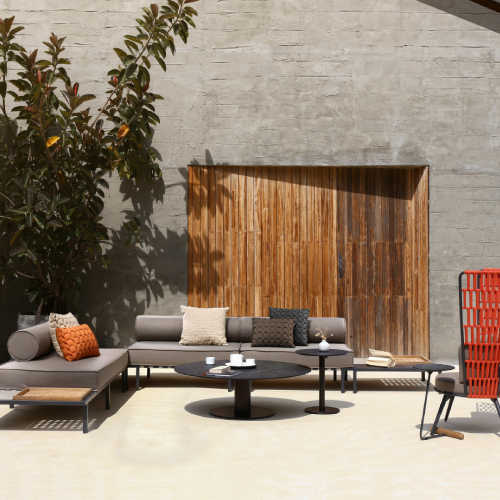 ALBATROSS Sectional & STIZZY Pedestal Table