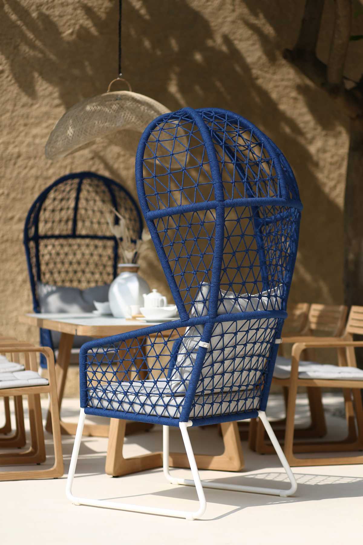 OHANA_balloon_dining_chair_with_ESTATE_dining_set_(a)_med