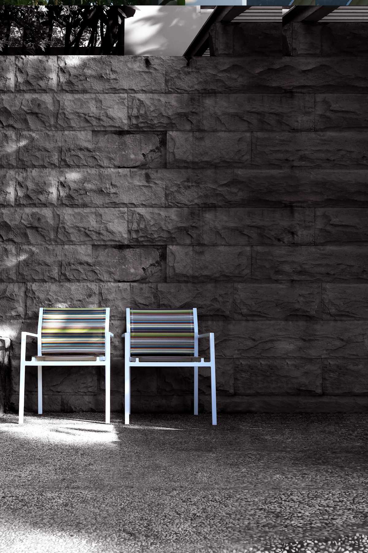 STRIPE_stackable_armchair_med