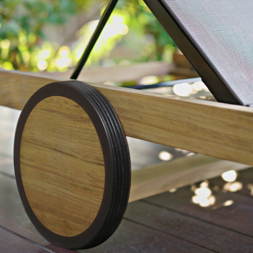 EKKA Lounger Teak Detail