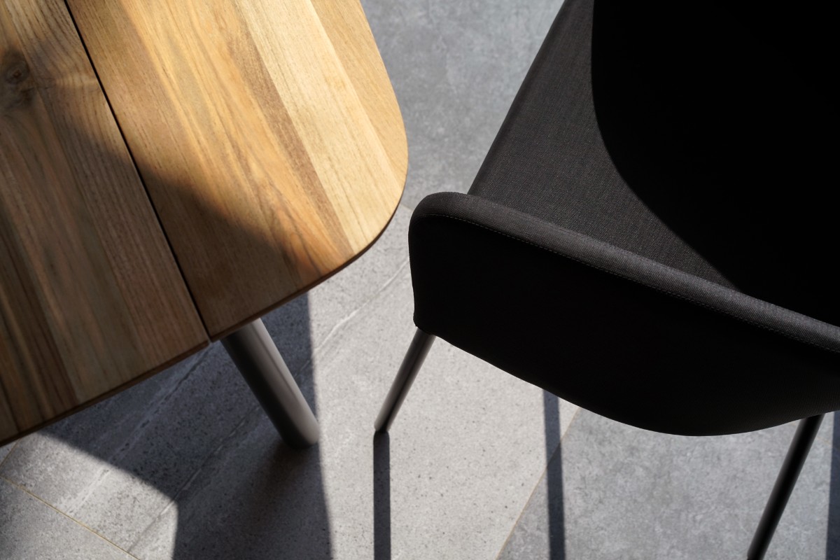 ZUPY_dining_set_open_position_med