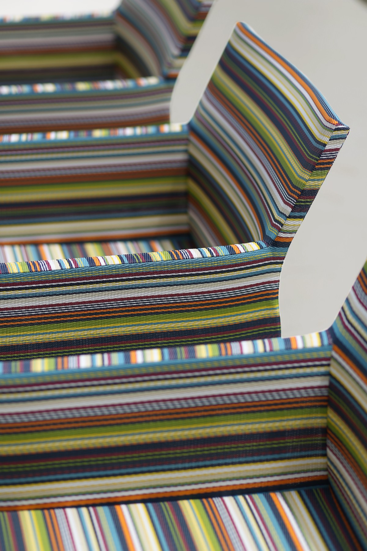 STRIPE_stackable_lounger_med