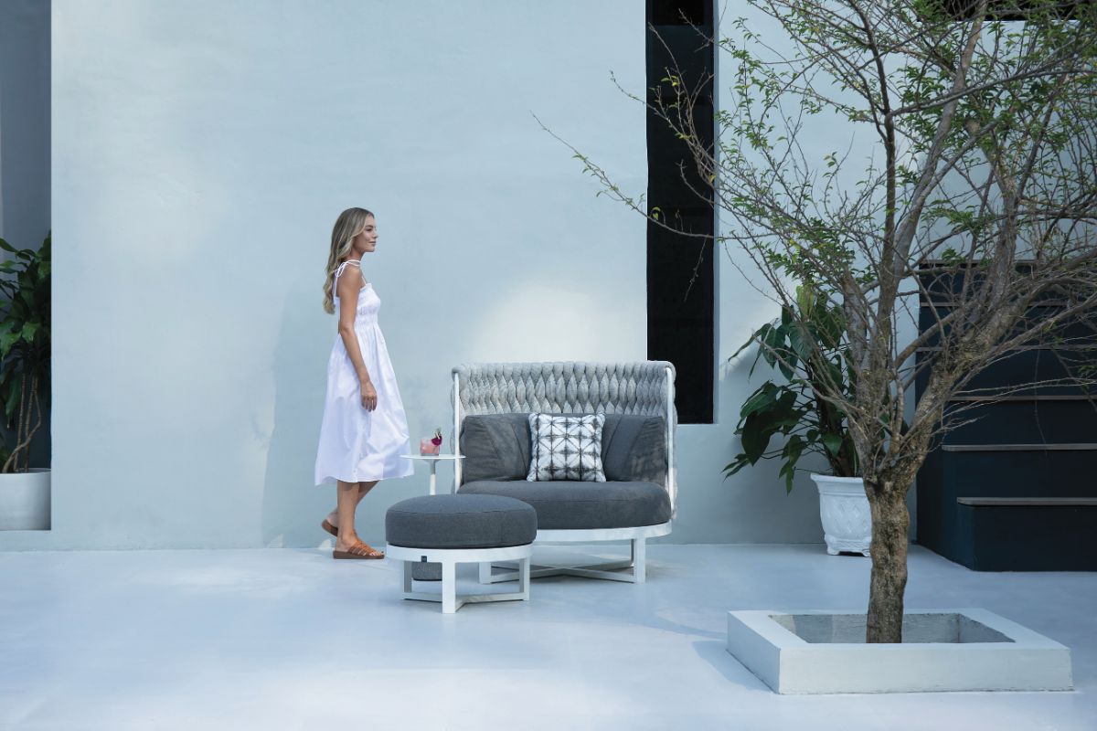 MUNIA_NAYA_Hug (highback)_Ottoman_&_GLYPH_Stone