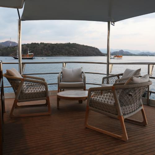 LABUAN Lounge chairs