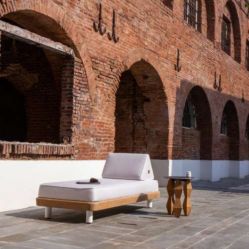 DELANO Daybed & LORENZO Side Table
